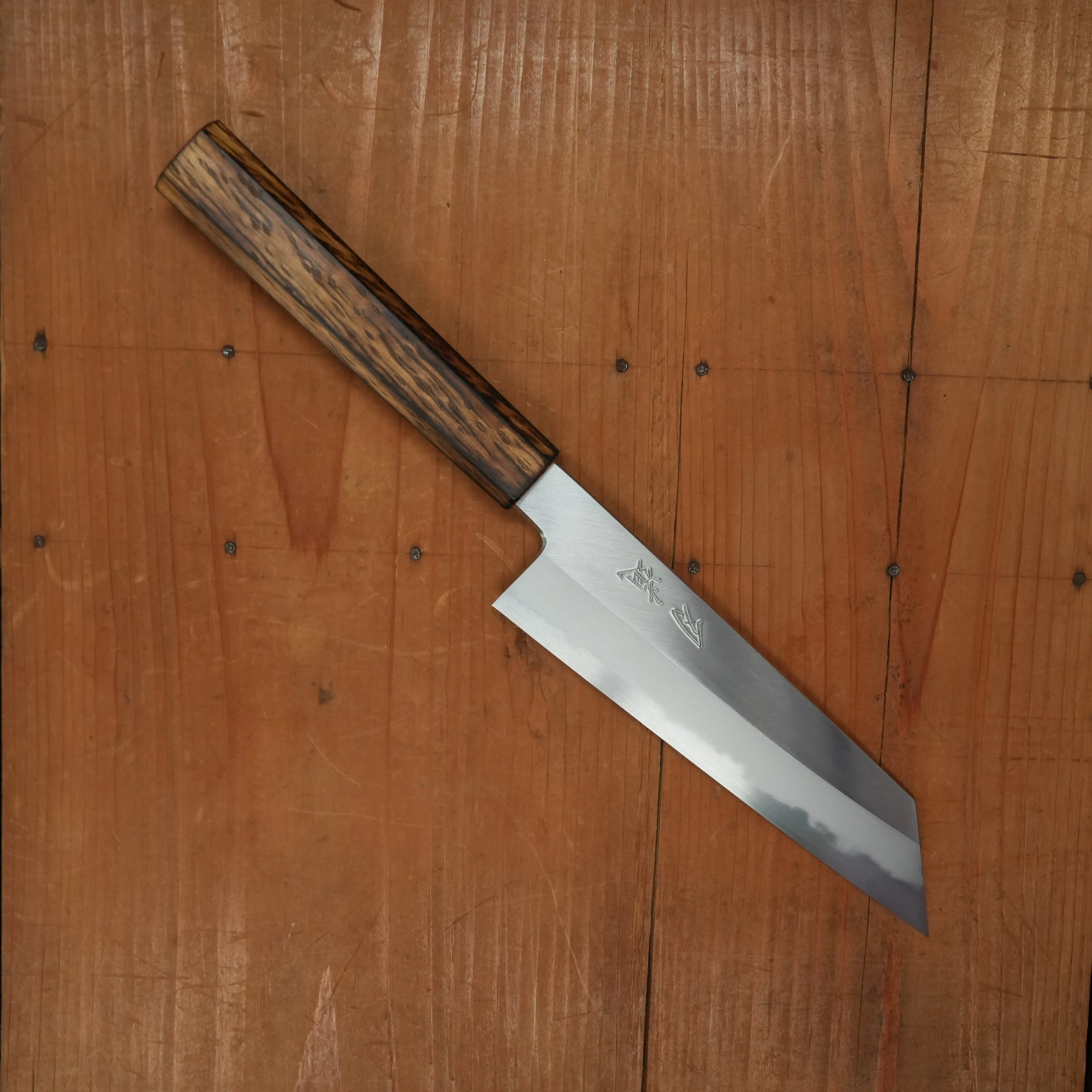 BC Exclusive - Hado 180mm Kiritsuke Santoku Iron Clad Shirogami 2 Urushi Oak