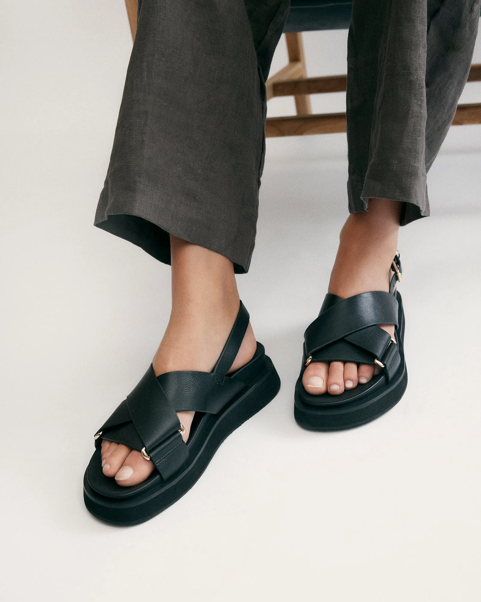 MARLEY FLAT SANDALS BLACK LEATHER